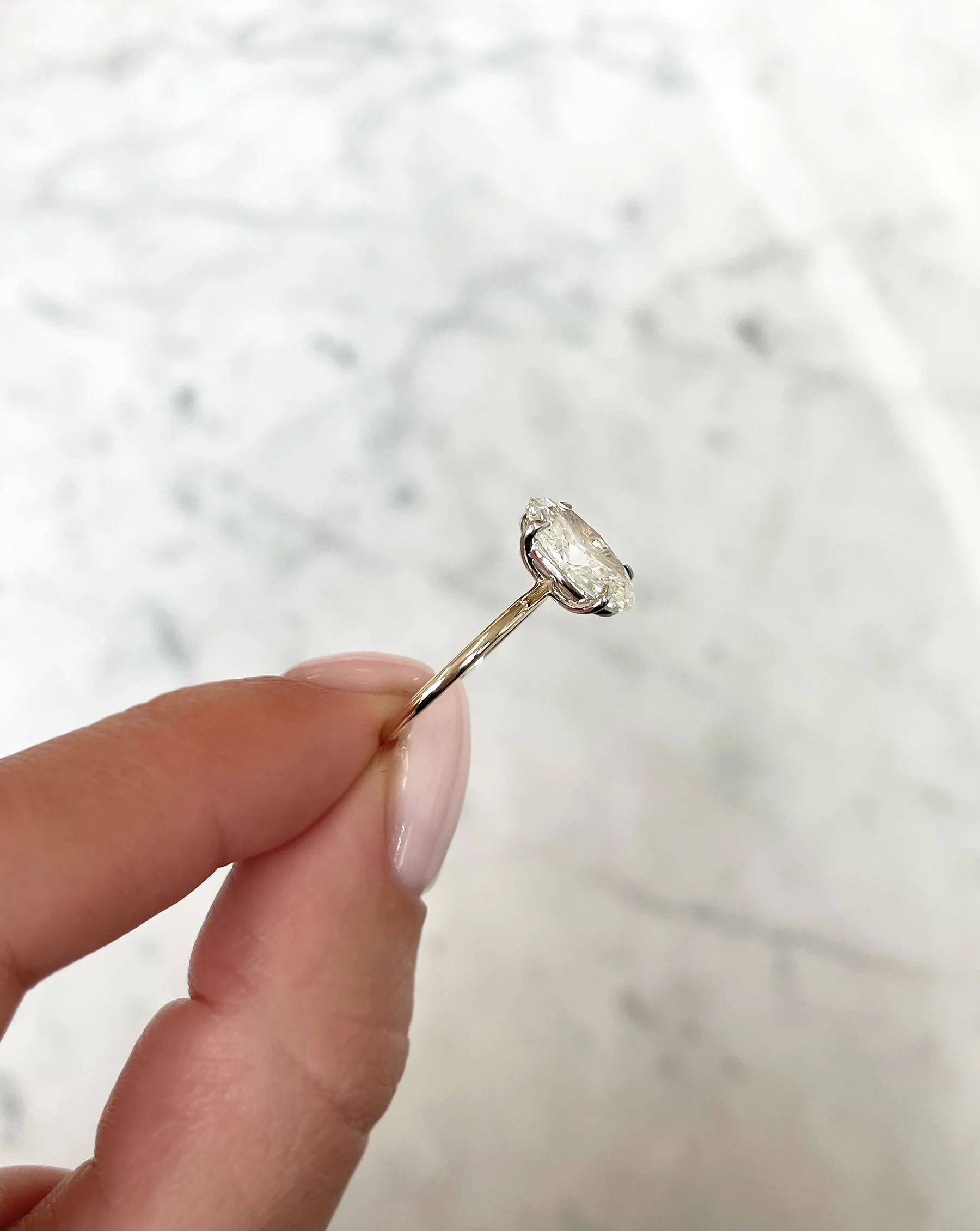 2.40 Oval Whisper Thin®