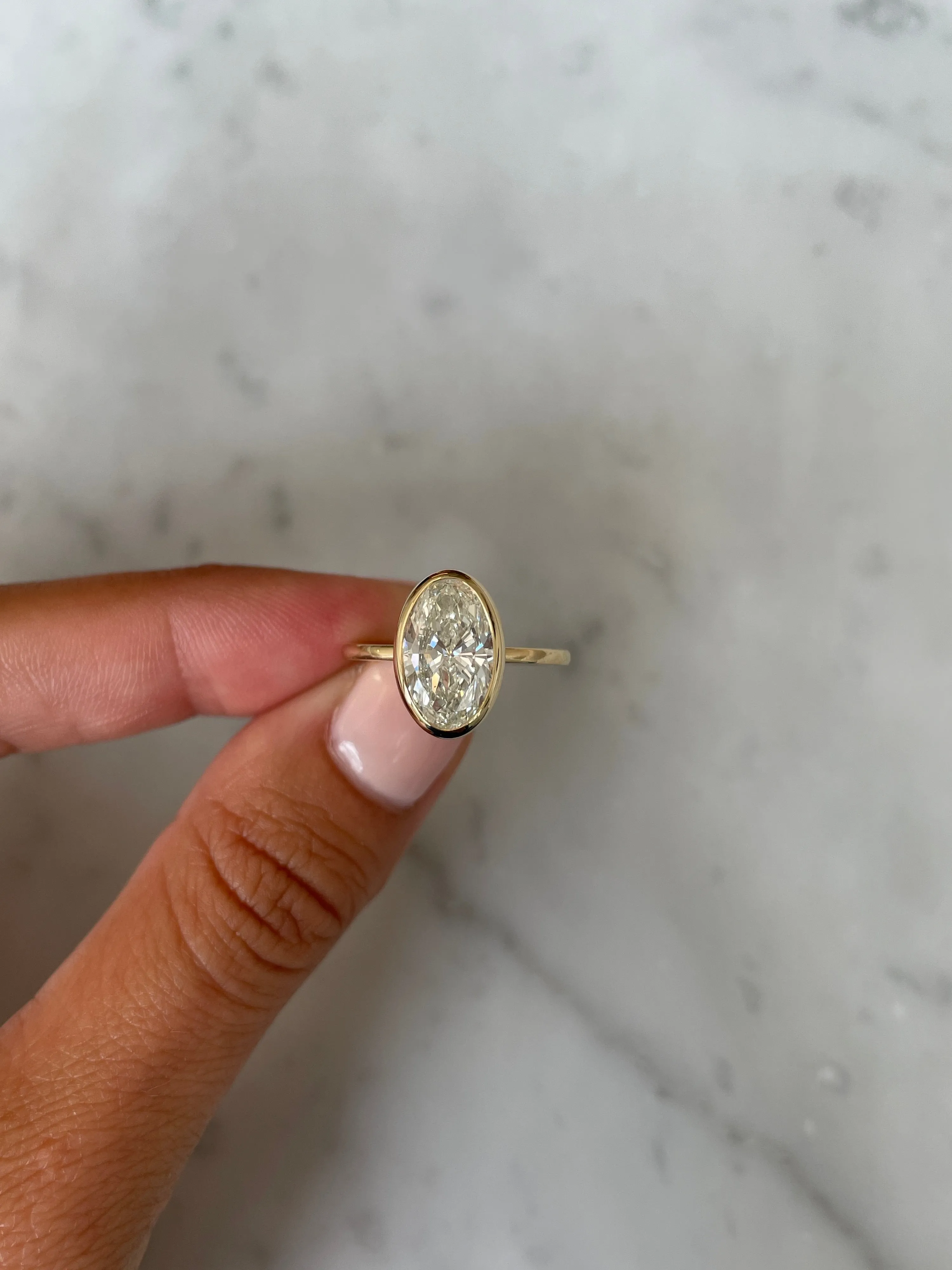 2.50 Oval Whisper Thin® Bezel