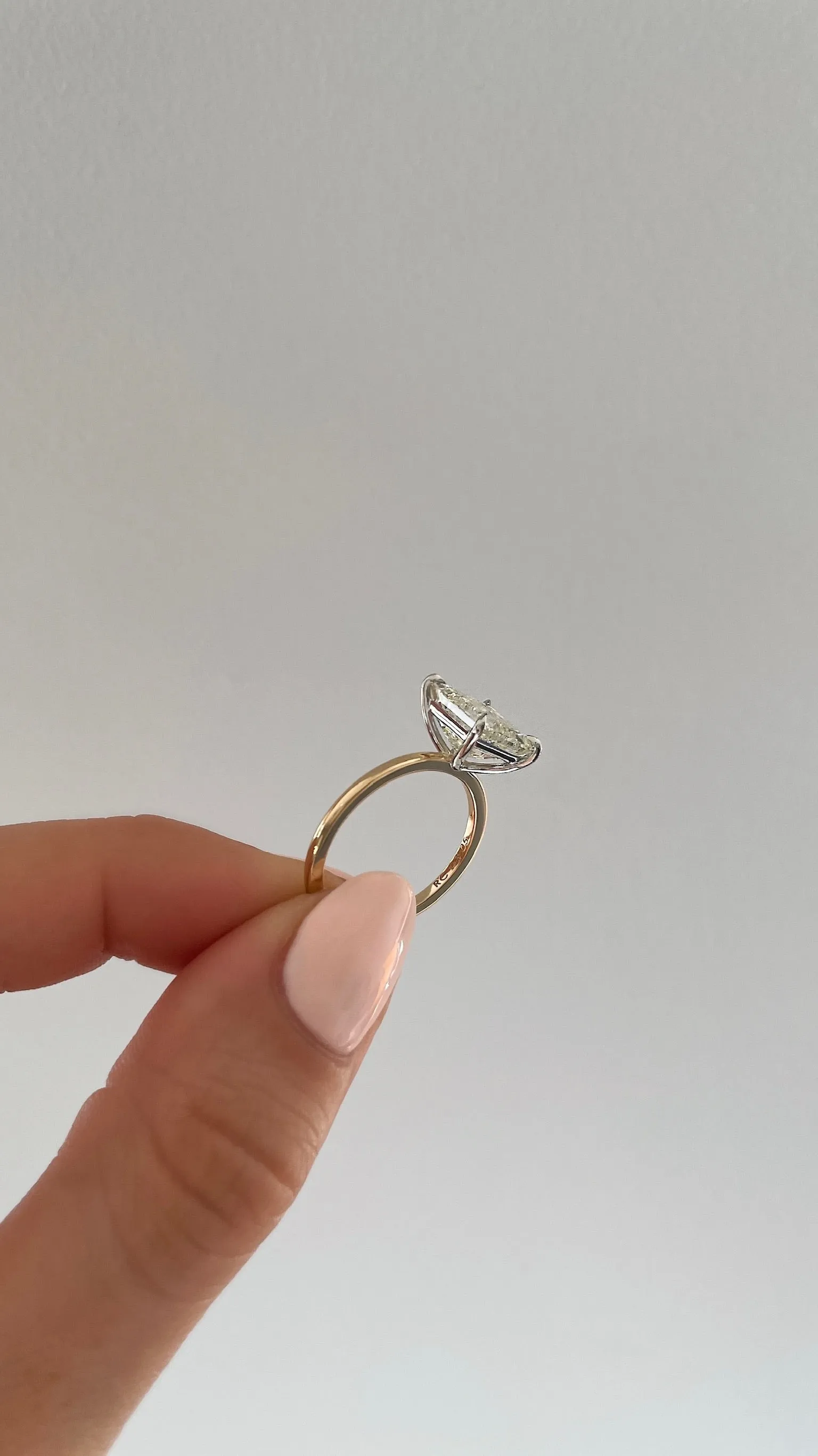 3.05 Asscher Whisper Thin®