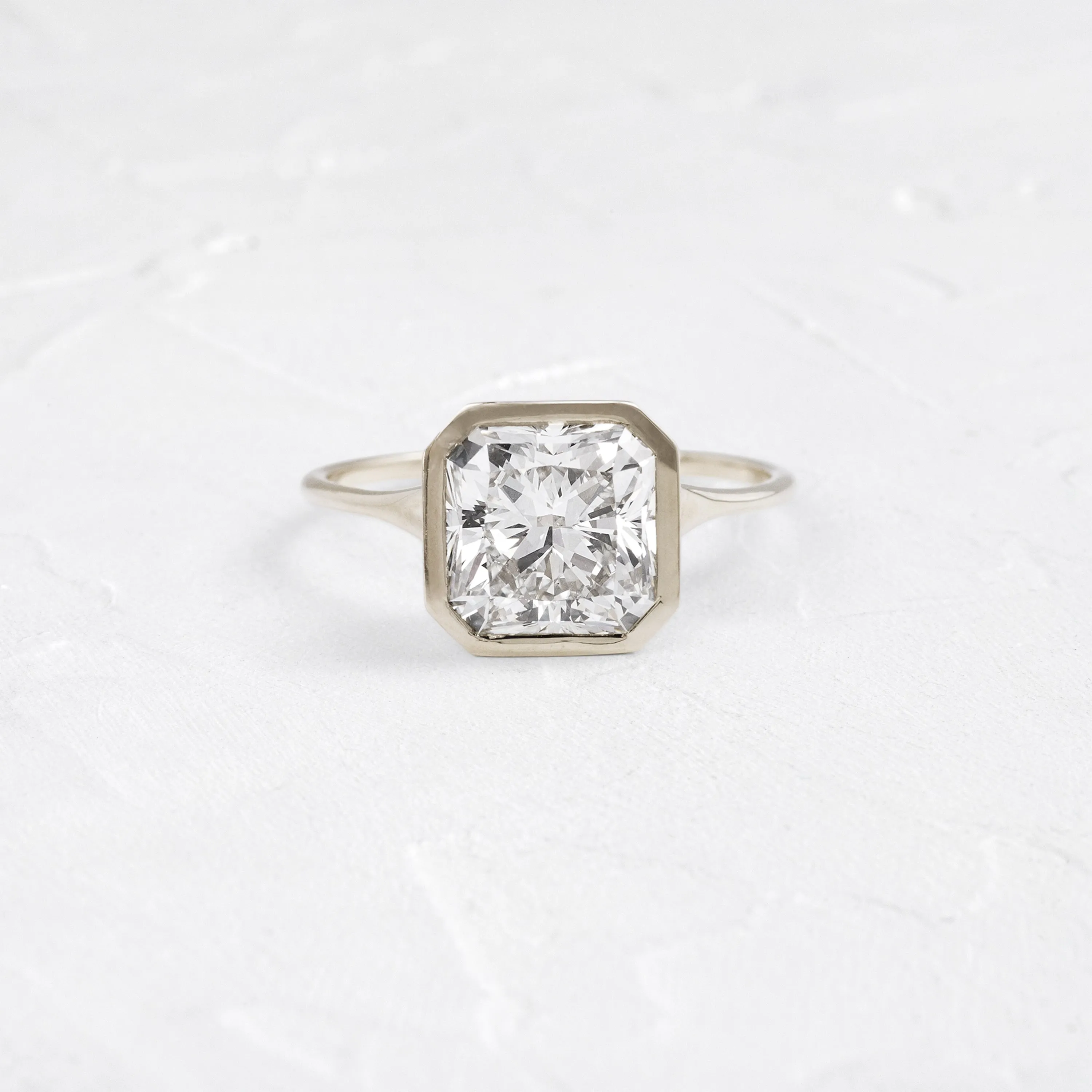 Avenue Ring, Radiant Cut